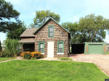 329 Pleasant Street, Greenwood, NE 68366