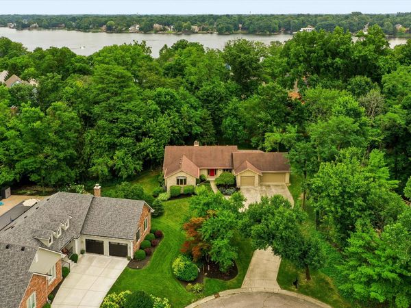 8537 Helmsman Circle, Indianapolis, IN 46256