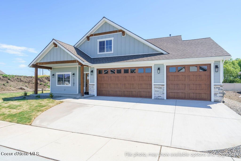 975 W Cordgrass Ave, Post Falls, ID 83854 Main Photo