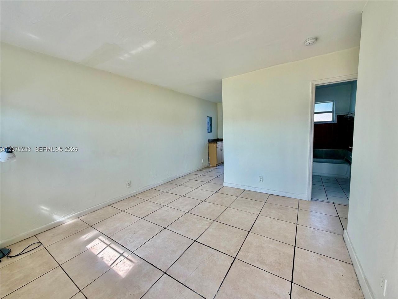1041 NW 7th Ct, Hallandale Beach, FL 33009 Photo