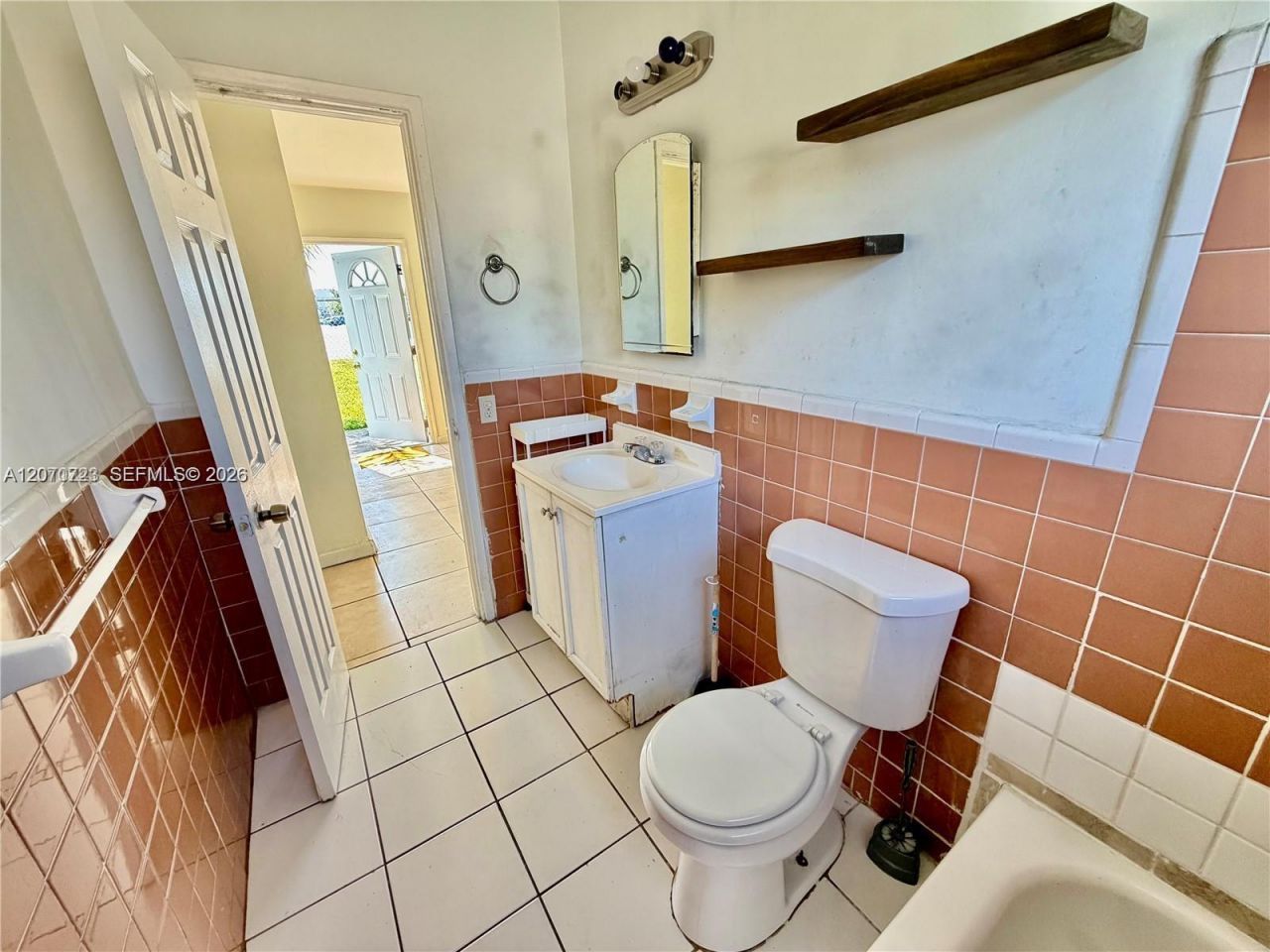 1041 NW 7th Ct, Hallandale Beach, FL 33009 Photo
