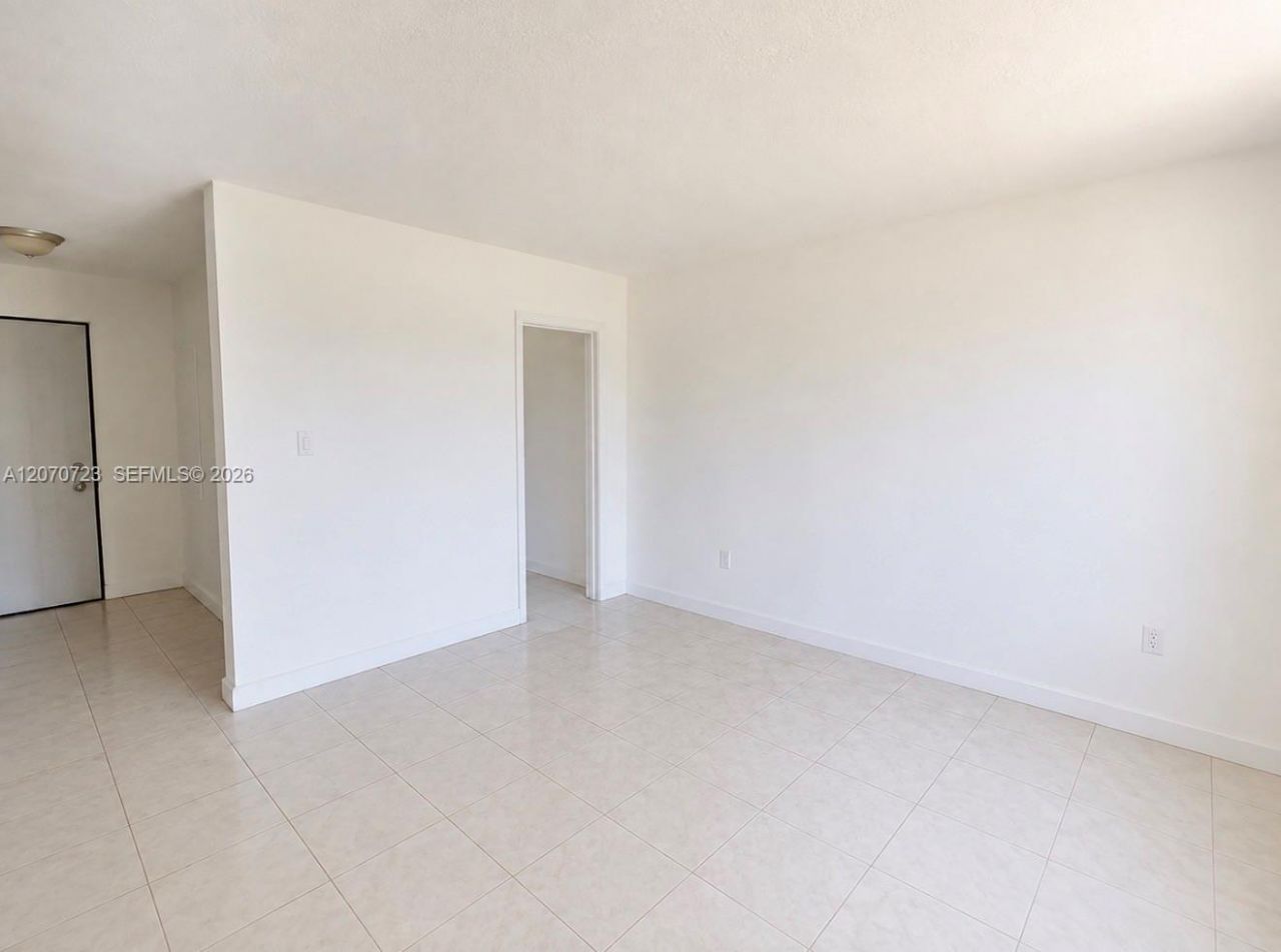 1041 NW 7th Ct, Hallandale Beach, FL 33009 Photo