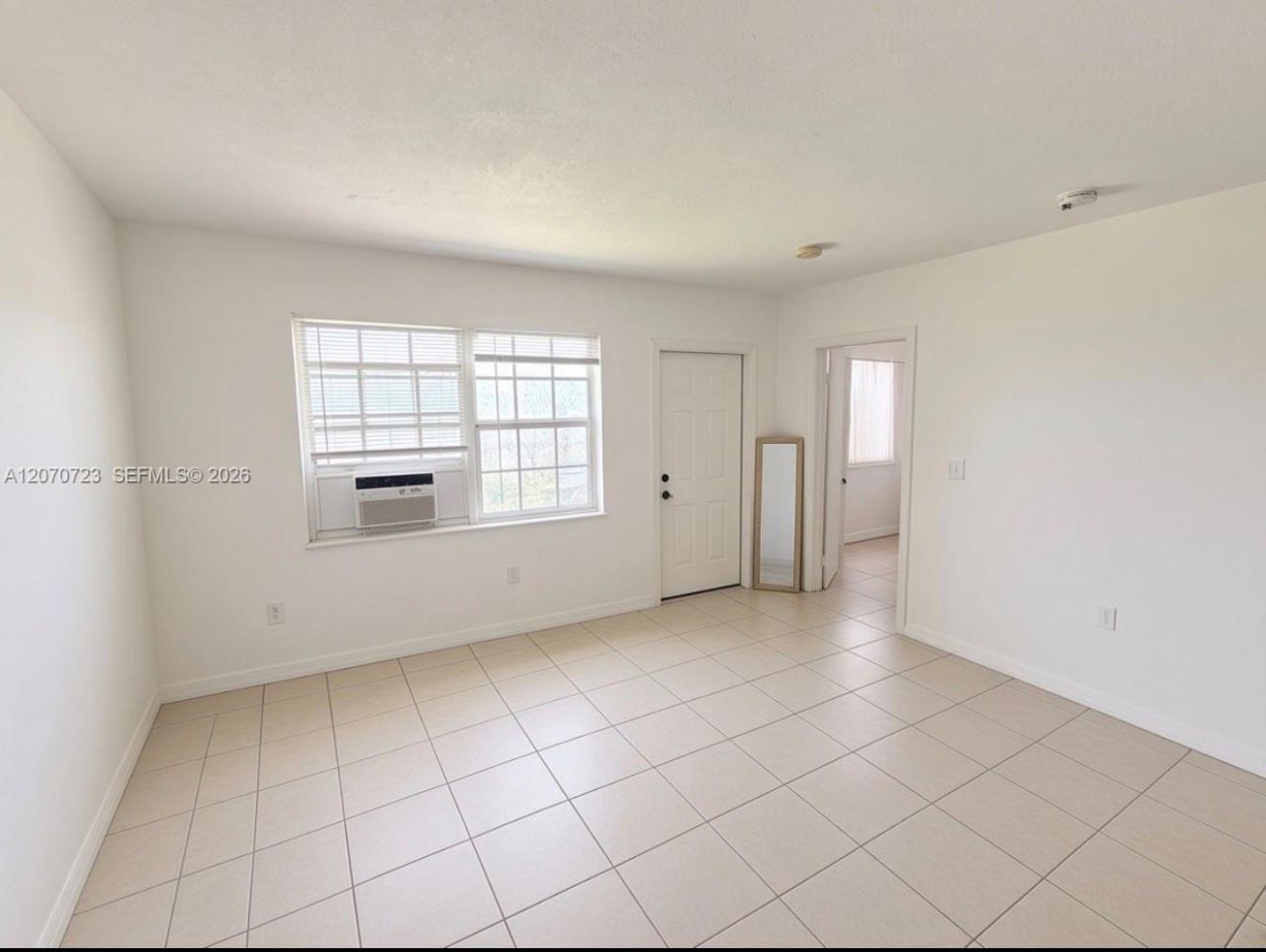 1041 NW 7th Ct, Hallandale Beach, FL 33009 Photo