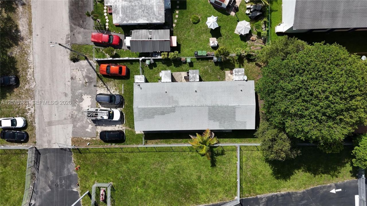 1041 NW 7th Ct, Hallandale Beach, FL 33009 Photo