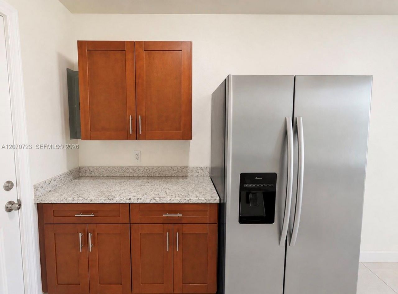 1041 NW 7th Ct, Hallandale Beach, FL 33009 Photo