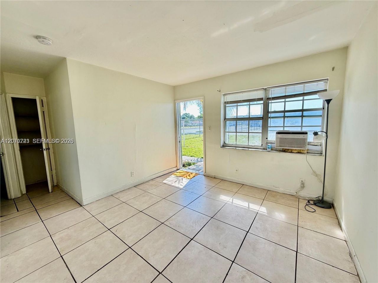 1041 NW 7th Ct, Hallandale Beach, FL 33009 Photo