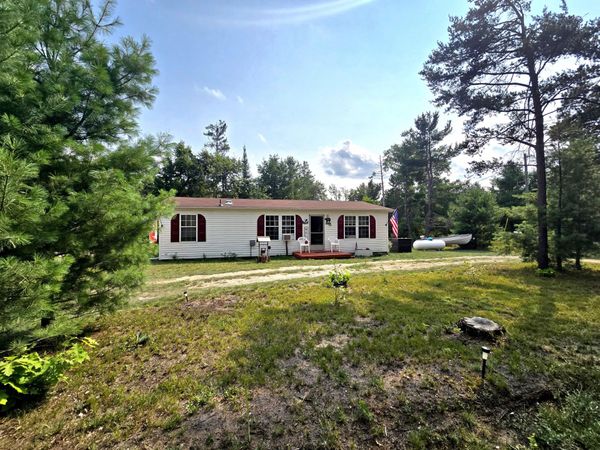4090 Sunset Drive, Lewiston, MI 49756