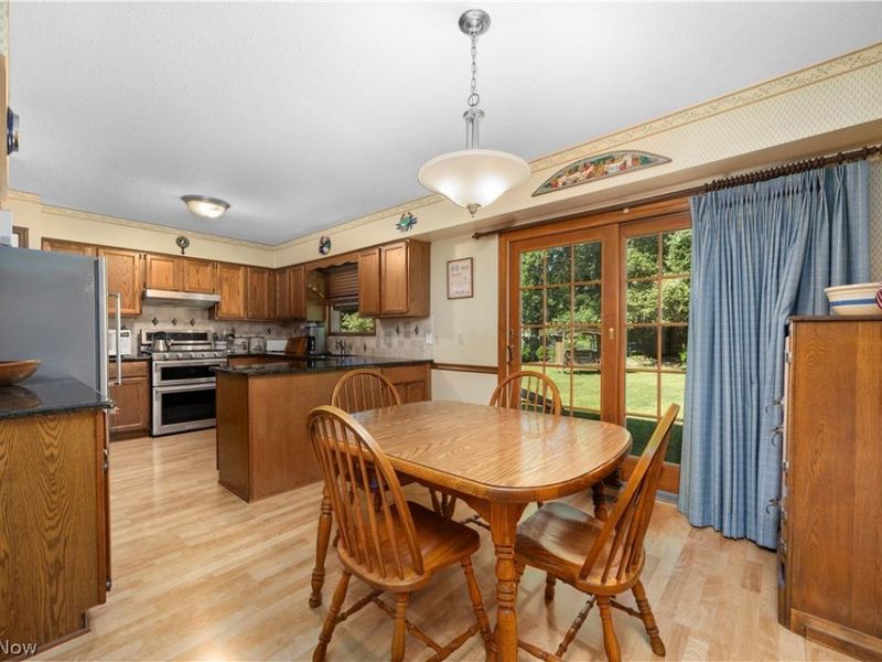 19836 Bennington Drive, Strongsville, OH 44136 Photo 8