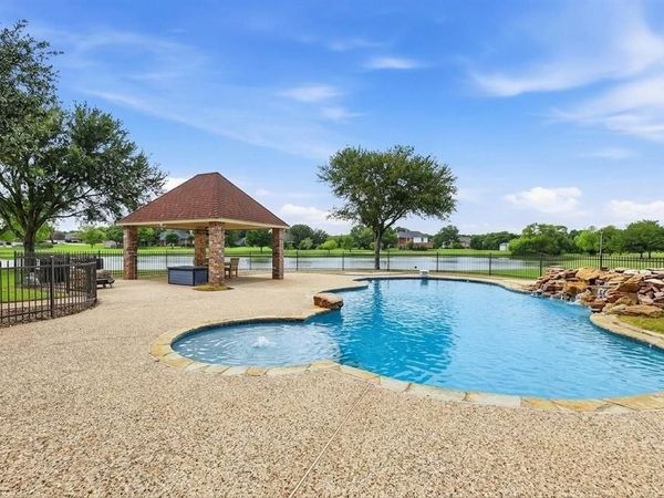 220 Meadow Lake Court, Double Oak, TX 75077