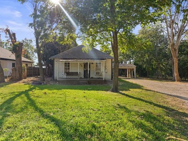 605 S Main , West, TX 76691