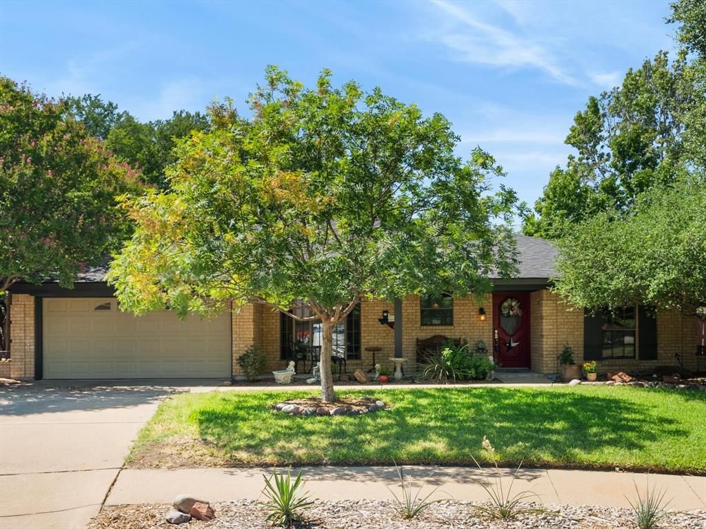 2501 New Haven Court, Bedford, TX 76022 Main Photo