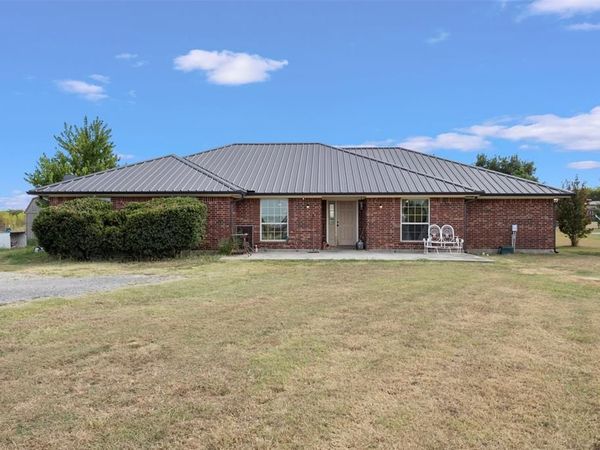5215 Ganzer Road W, Krum, TX 76249