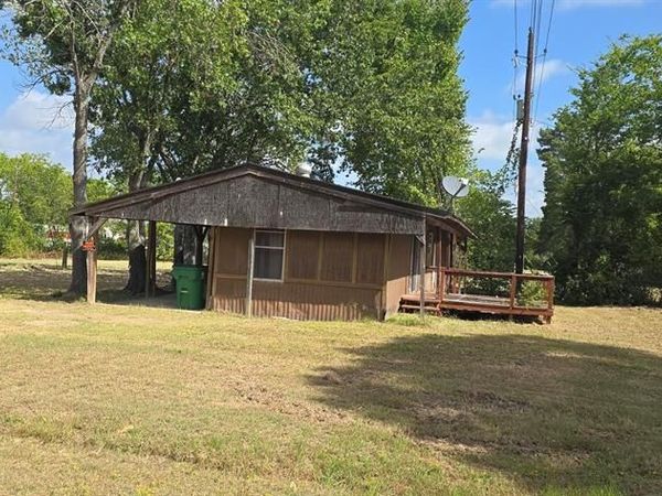 210 Kelly Lane , Seven Points, TX 75143