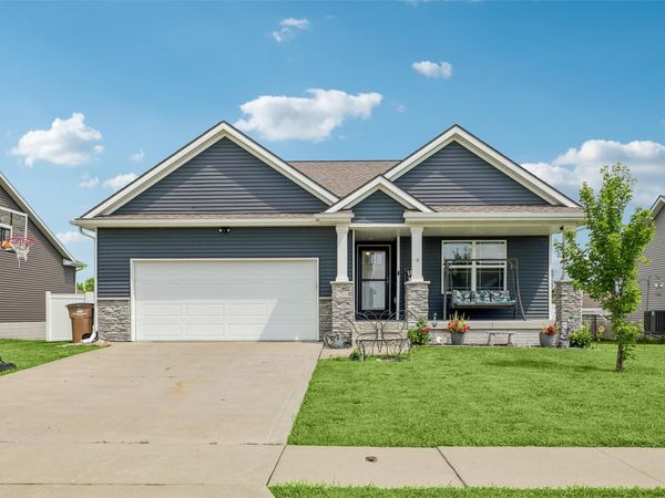 521 Shiloh Rose Parkway NW, Bondurant, IA 50035