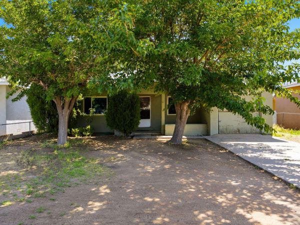 932 Florida Street SE, Albuquerque, NM 87108