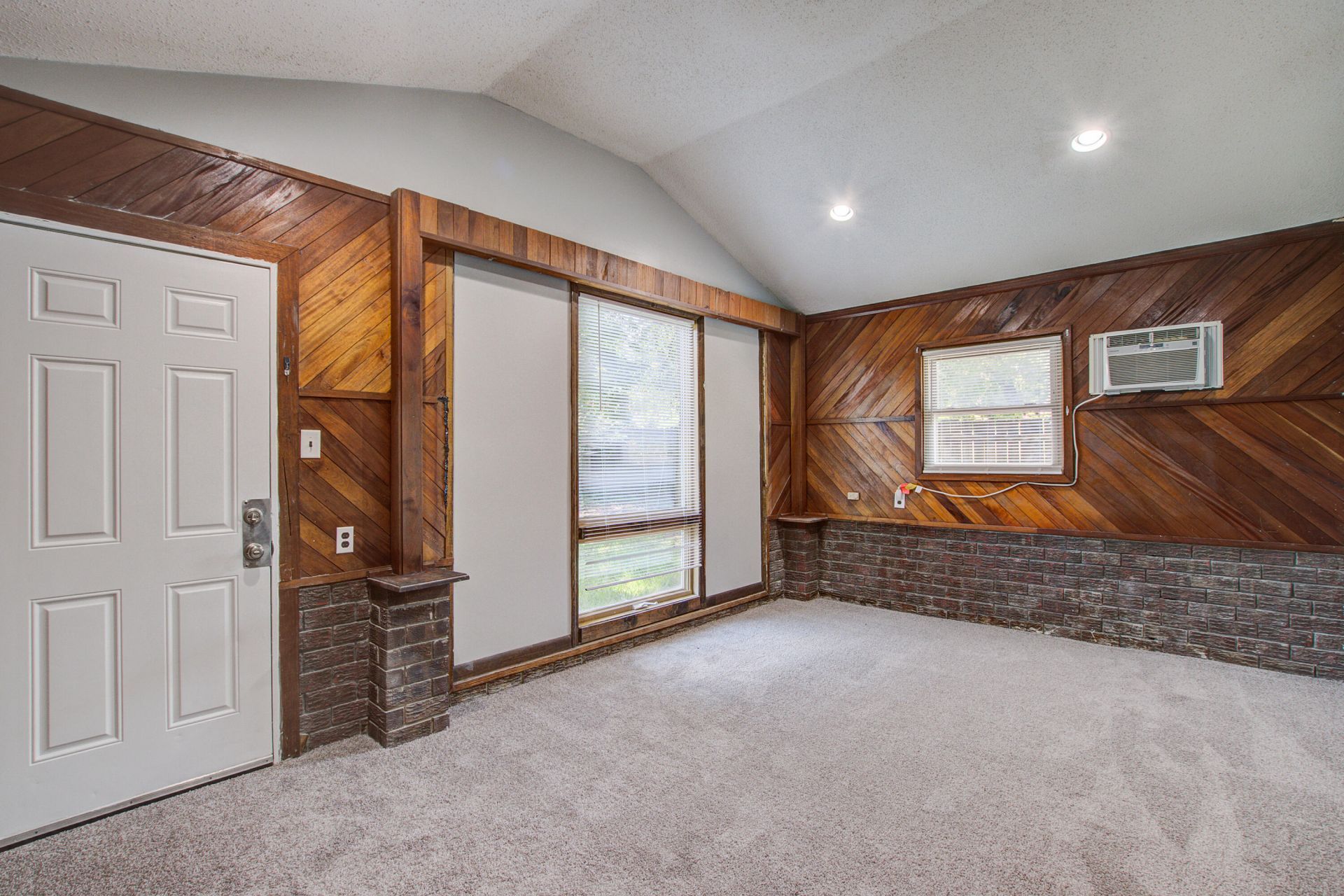997 Margaret Drive Photo 15