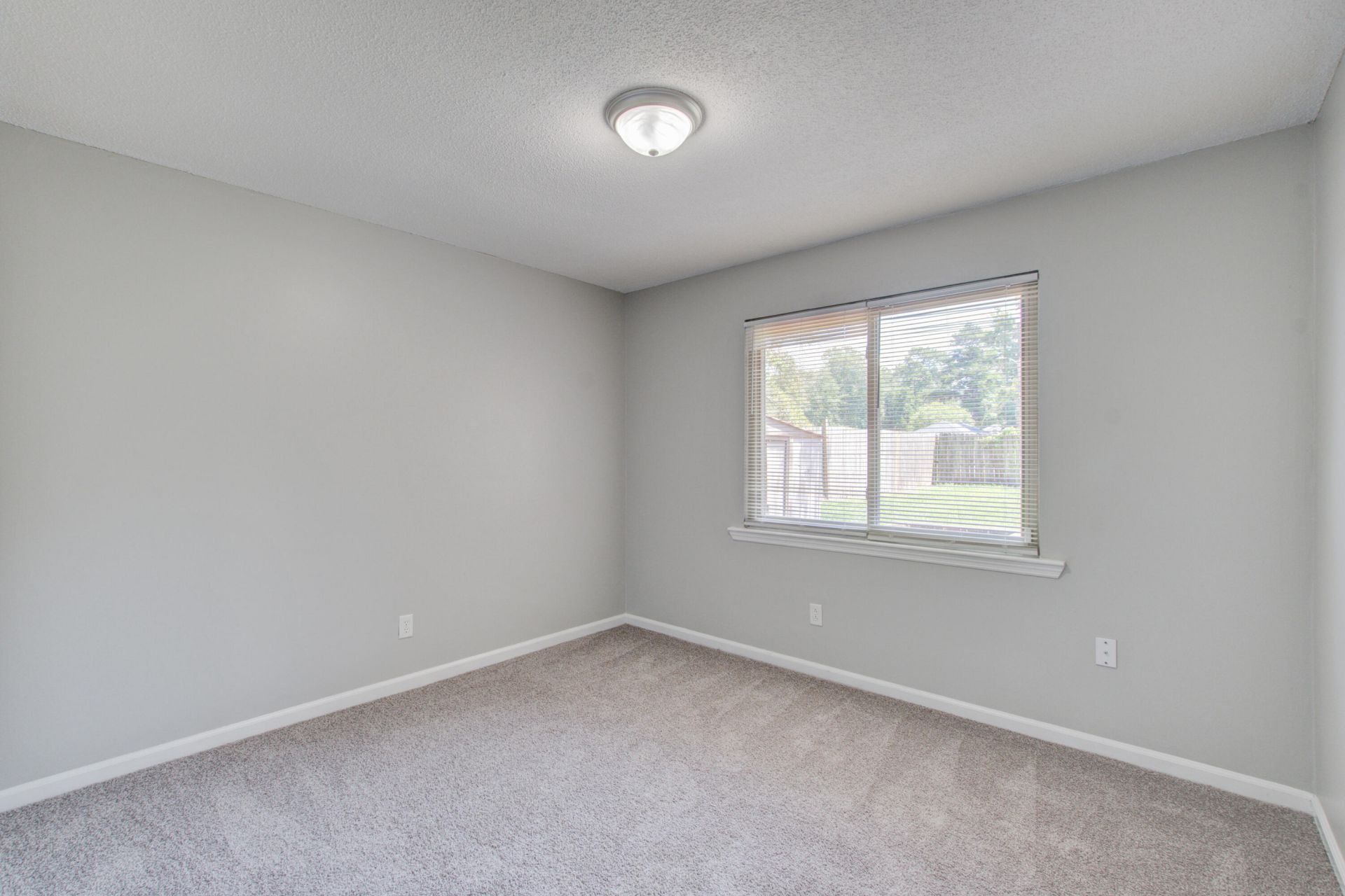 997 Margaret Drive Photo 24