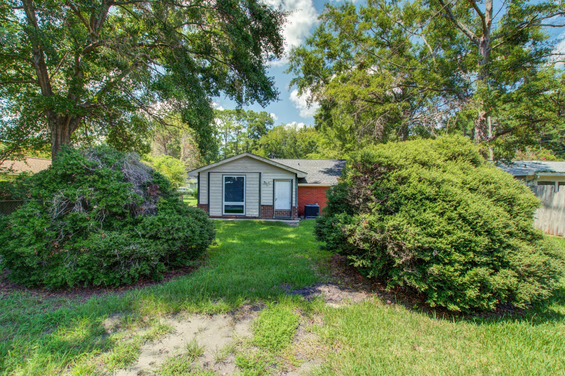 997 Margaret Drive Photo 32