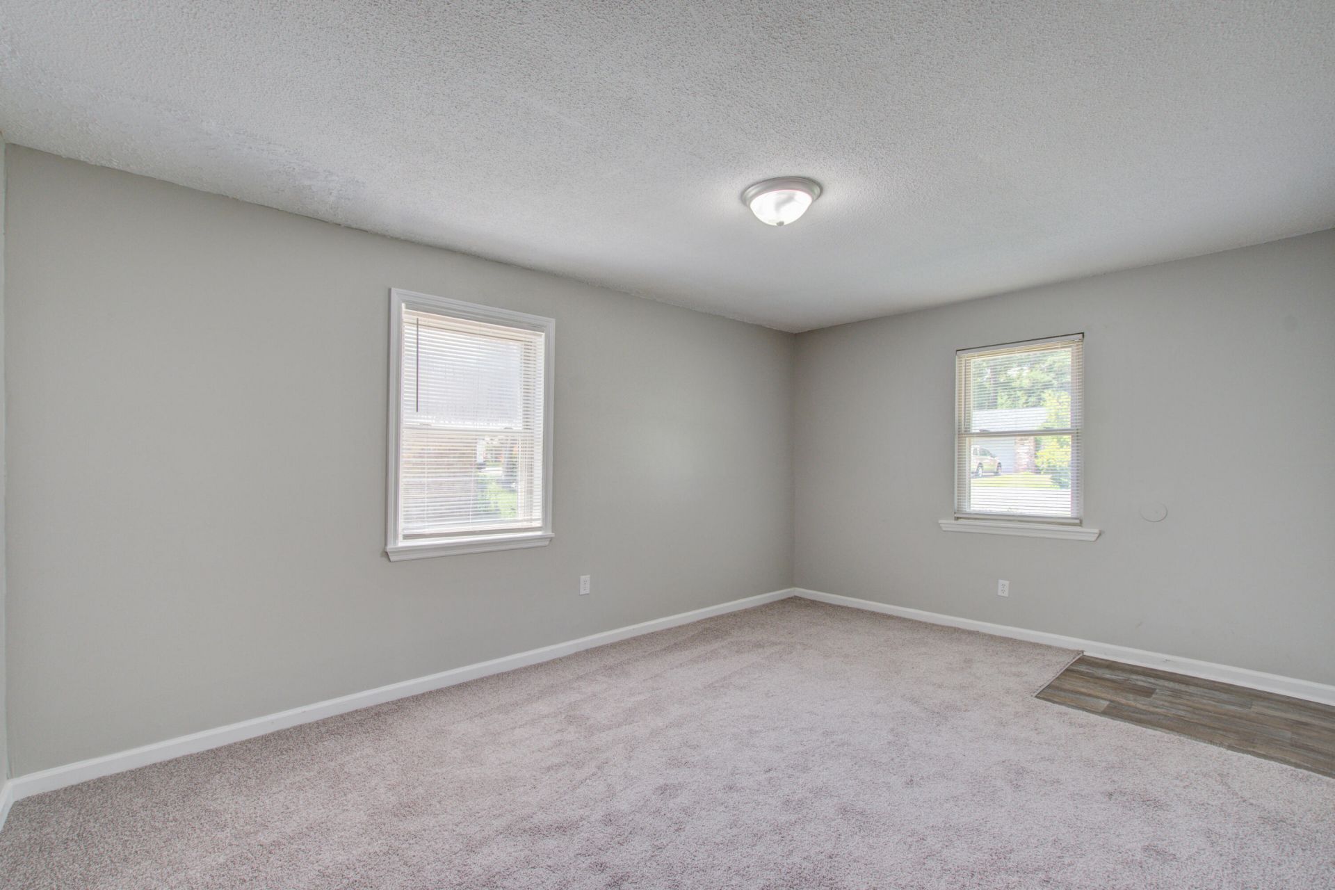 997 Margaret Drive Photo 5