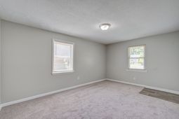 997 Margaret Drive photo 4