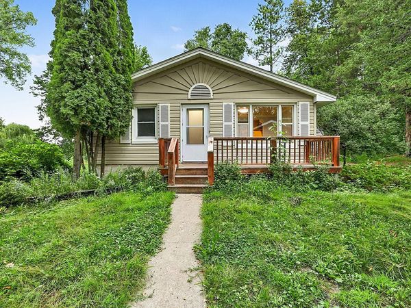 309 2nd Avenue SE, New London, MN 56273