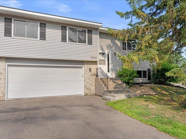 2823 Wimbledon Ridge, Woodbury, MN 55125