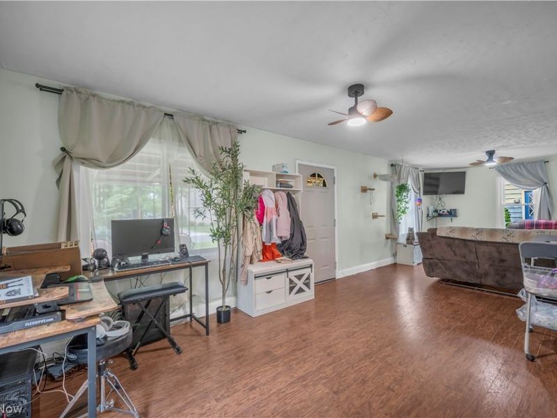 926 Warwick Drive, Sheffield Lake, OH 44054 Photo 6