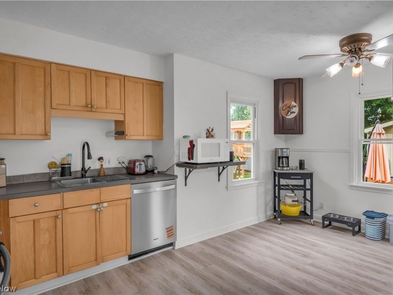 926 Warwick Drive, Sheffield Lake, OH 44054 Photo 7