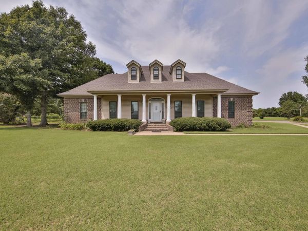 142 Neal Road, Marion, AR 72364