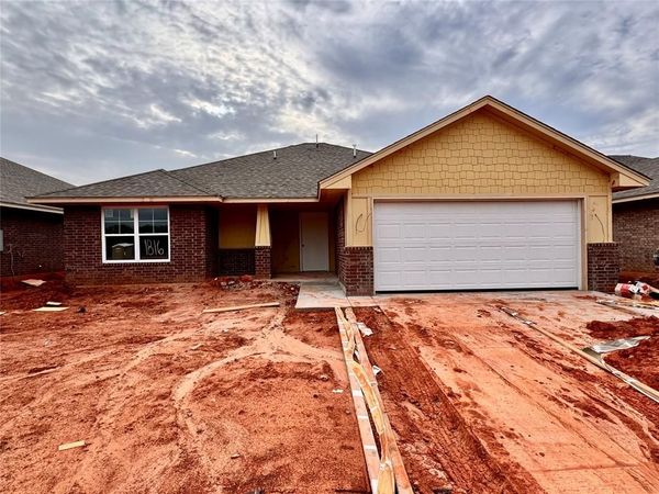 1816 Pin Cherry Lane, Moore, OK 73160