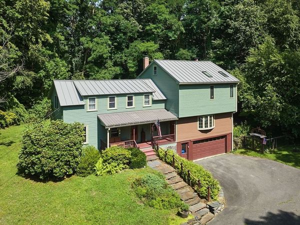 93 Arch St, Northampton, MA 01053