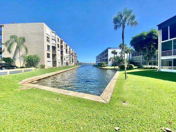 200 WATERWAY Drive S, Unit 208, Lantana, FL 33462