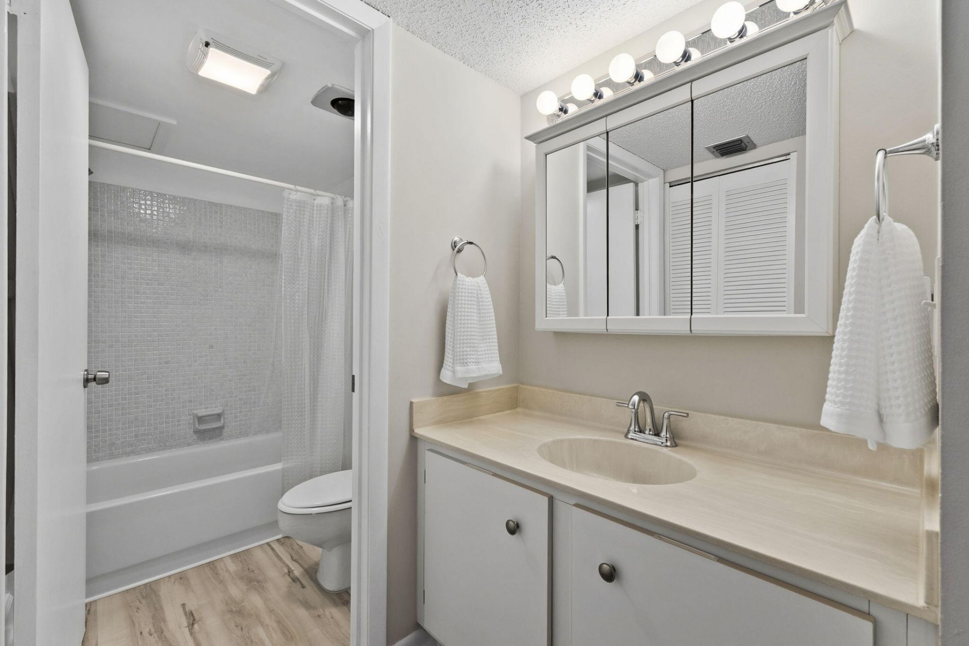 1223 S Lakes End Drive, Unit E-1, Fort Pierce, FL 34982 Photo