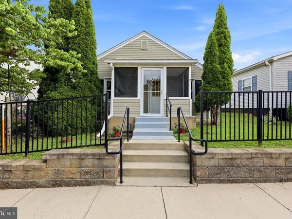 218 N FAIRFAX BOULEVARD, RANSON, WV 25438