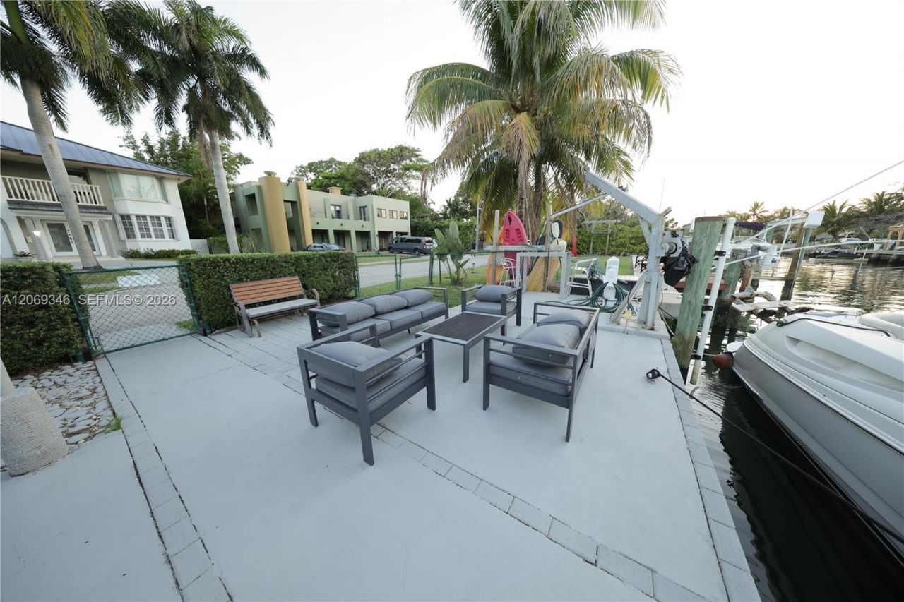 1230 NE 89th St , Miami, FL 33138 Photo