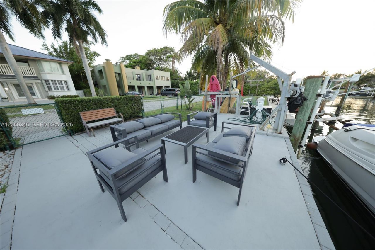 1230 NE 89th St , Miami, FL 33138 Photo