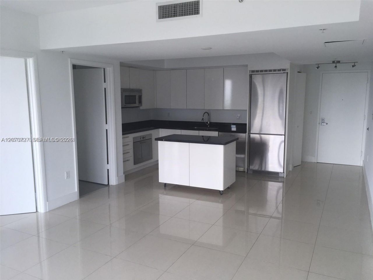 92 SW 3rd St, Unit 3402, Miami, FL 33130 Photo