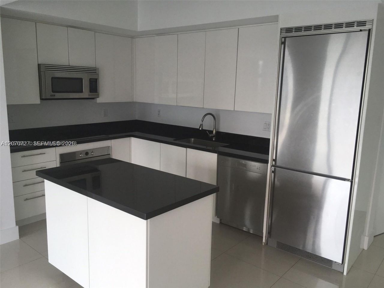 92 SW 3rd St, Unit 3402, Miami, FL 33130 Photo