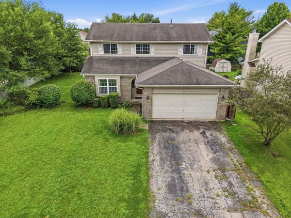 1141 Golden Oaks Parkway , Aurora, IL 60506