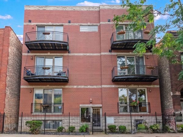 2027 W Race Avenue, Unit 1W, Chicago, IL 60612
