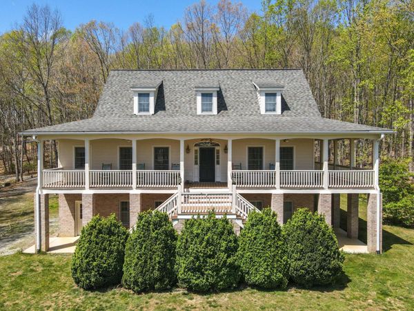 190 Henry Hill DR , Fairfield, VA 24435