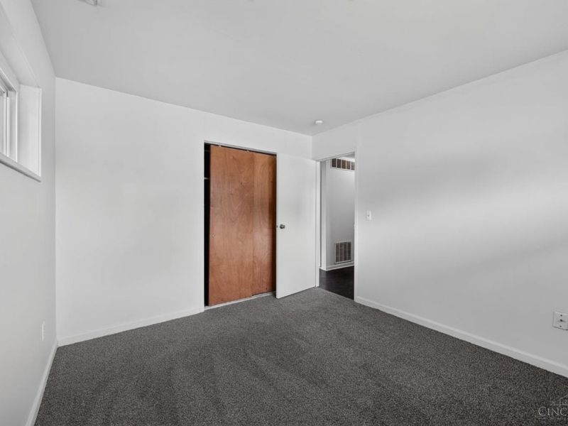 1305 Landis Lane, Springfield Township, OH 45231 Photo 12
