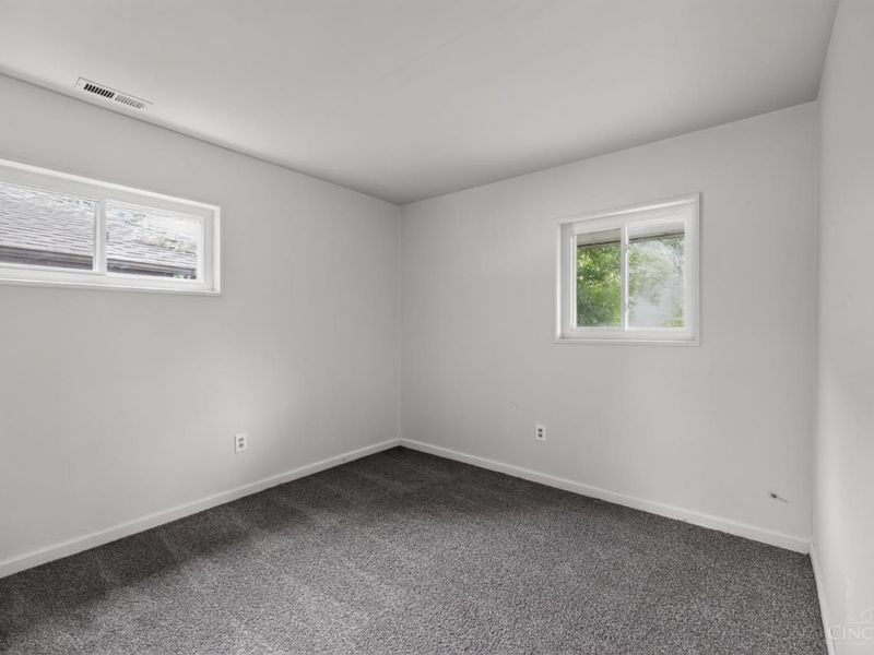 1305 Landis Lane, Springfield Township, OH 45231 Photo 9