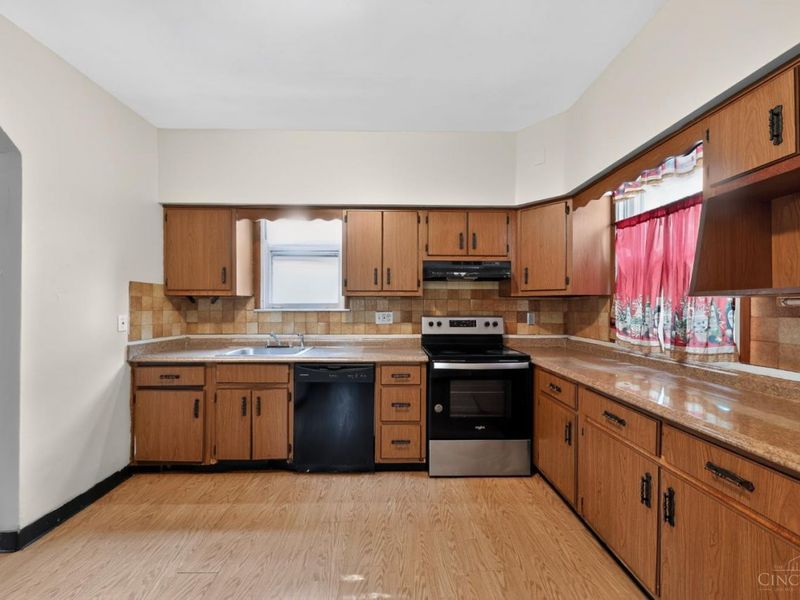 2874 Montana Avenue, Cincinnati, OH 45211 Photo 4