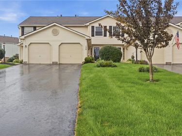 120 Courtshire Lane, Penfield, NY 14526