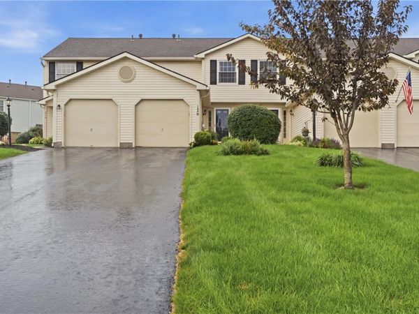 120 Courtshire Lane , Penfield, NY 14526