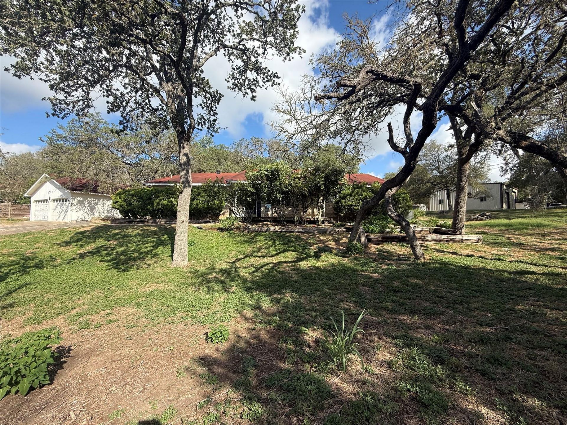 900 Dove Dr, Manchaca, TX 78652 Main Photo