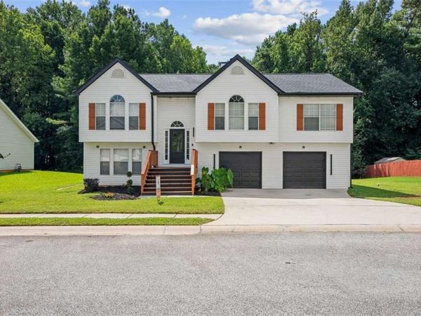7153 New Dale Road , Rex, GA 30273