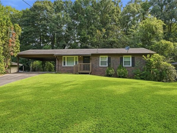 928 Magna Carta Drive NW, Atlanta, GA 30318