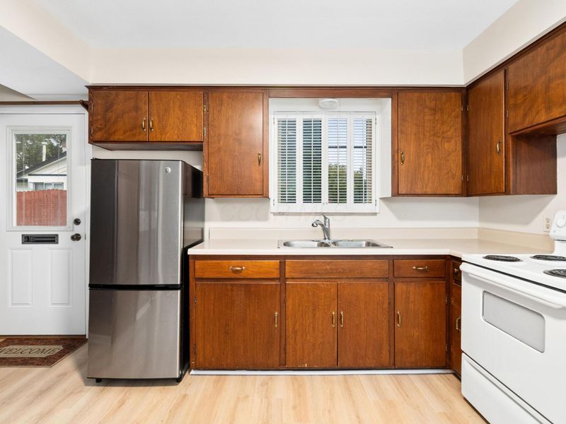 1967 Zollinger Road, Columbus, OH 43221 Photo 14